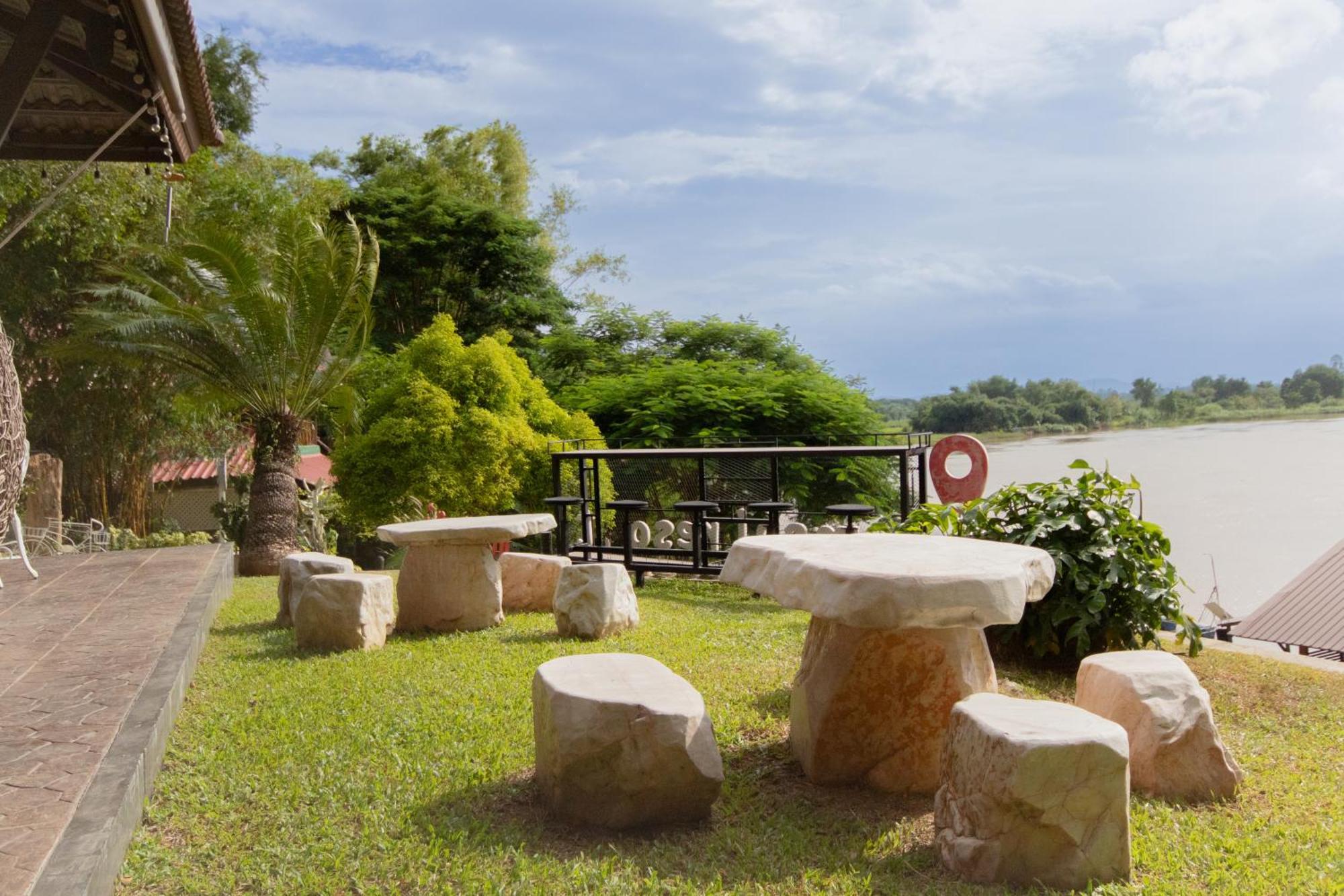 Namsai Resort Kanchanaburi Esterno foto
